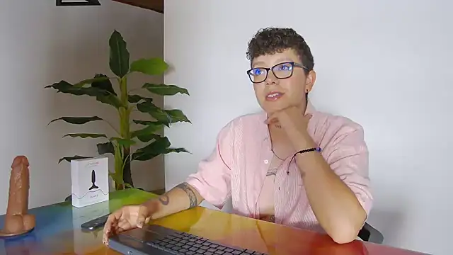 Snapshot of alex_noa chatting on 11/07/25, 07:40 alex noa online show from 11/07/25, 07:40