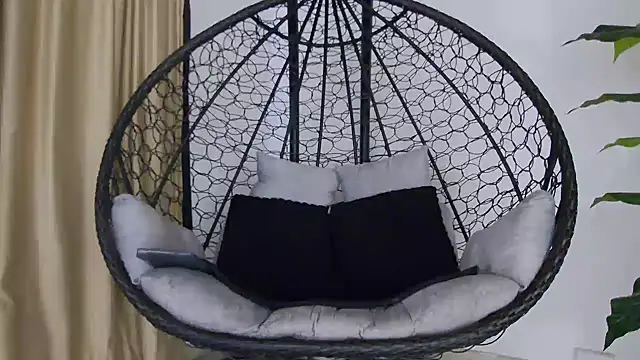 Snapshot of alex_noa chatting on 11/29/25, 07:25 alex noa online show from 11/29/25, 07:25