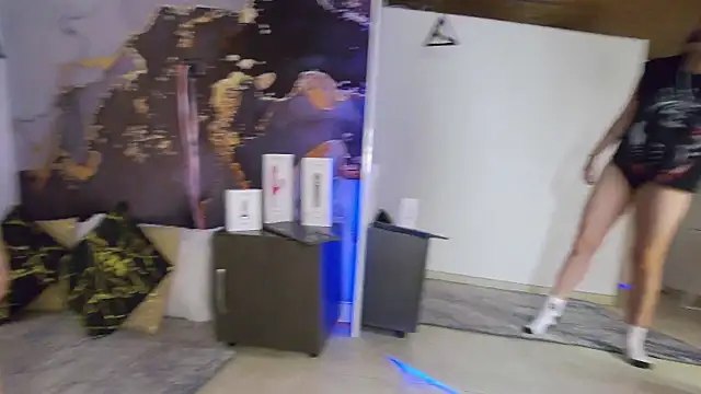 Snapshot of alex_noa chatting on 10/22/25, 07:13 alex noa online show from 10/22/25, 07:13