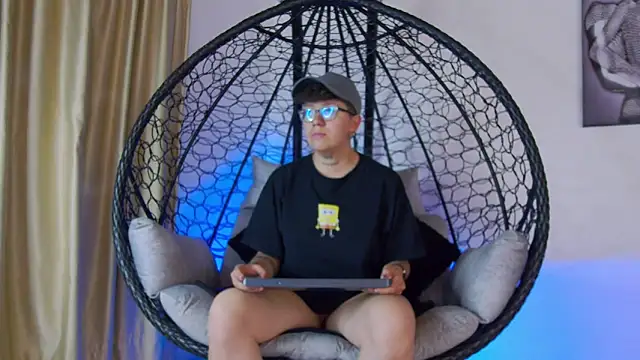 alex noa online show from 04/15/26, 06:34