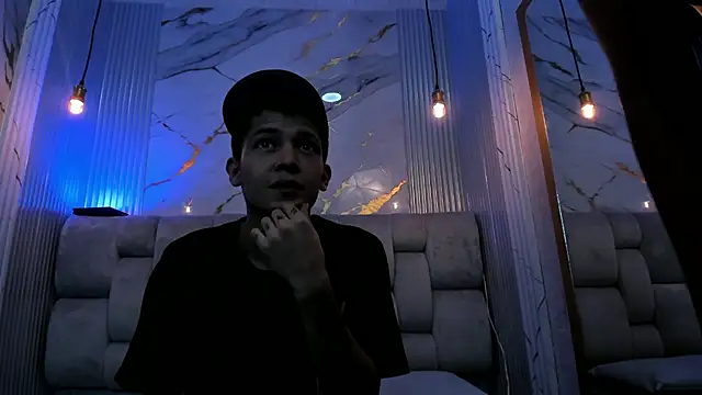 kendalltaylorr online show from 10/10/25, 01:34