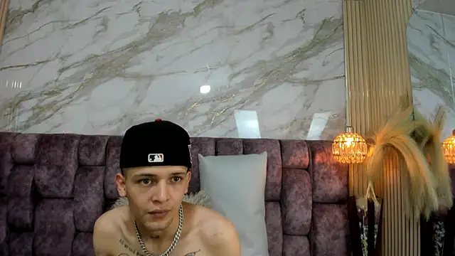 kendalltaylorr online show from 04/10/26, 03:02