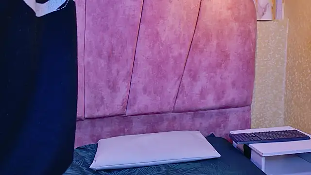 kendalltaylorr online show from 01/07/26, 12:32