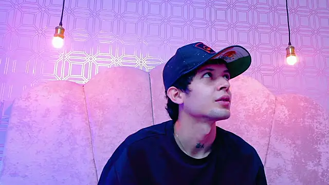 kendalltaylorr online show from 02/01/26, 02:54