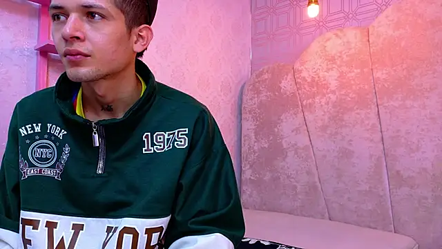 kendalltaylorr online show from 12/04/25, 12:37