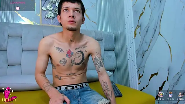 kendalltaylorr online show from 01/30/25, 02:49