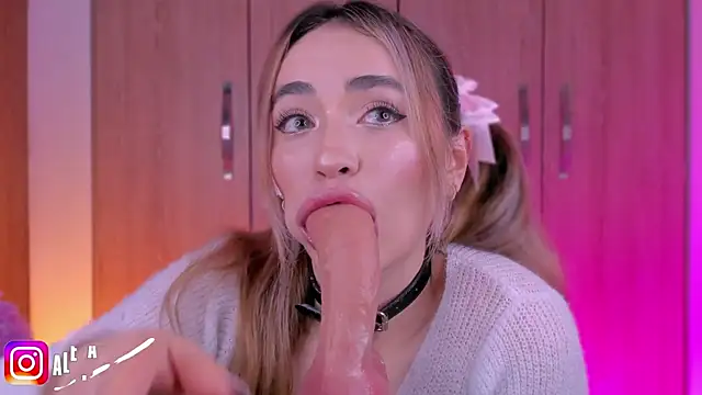 alejamillan1 online show from 10/29/25, 04:55