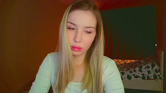 Snapshot of mia_raspberrie chatting on 02/06/25, 02:22 mia raspberrie online show from 02/06/25, 02:22