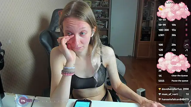 Snapshot of cutieMila chatting on 10/20/25, 04:51 cutieMila online show from 10/20/25, 04:51