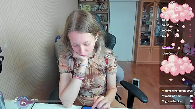 cutieMila online show from 10/21/25, 10:14