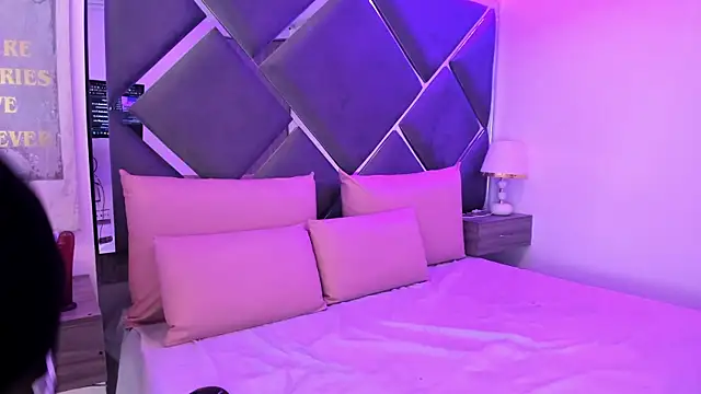 Charlotte Myers online show from 10/09/25, 07:47