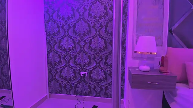 Charlotte Myers online show from 09/26/25, 07:43