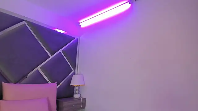 Charlotte Myers online show from 11/21/25, 07:46