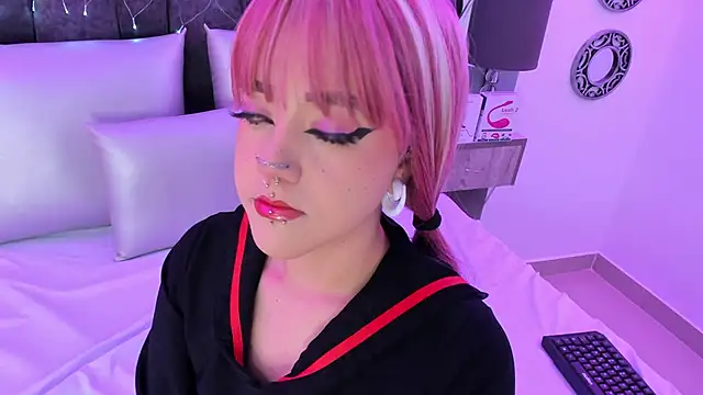 Charlotte Myers online show from 03/13/25, 06:01