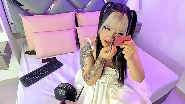 Charlotte Myers online show from 09/13/25, 07:58