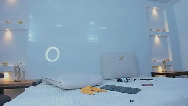 Dalia-Prada online show from 03/21/26, 08:30