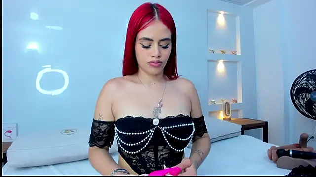 Snapshot of Dalia-Prada chatting on 10/15/25, 03:49 Dalia-Prada online show from 10/15/25, 03:49