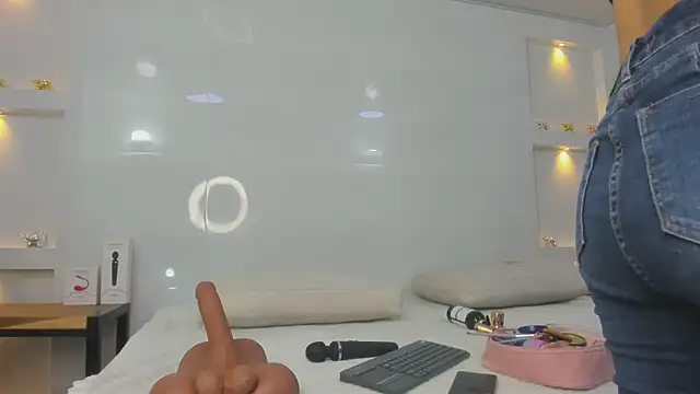 Snapshot of Dalia-Prada chatting on 01/06/26, 04:16 Dalia-Prada online show from 01/06/26, 04:16