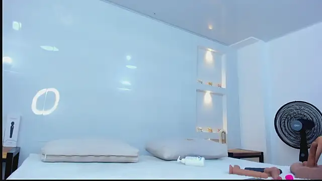 Snapshot of Dalia-Prada chatting on 10/02/25, 04:49 Dalia-Prada online show from 10/02/25, 04:49