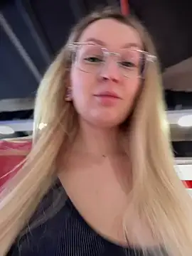 Snapshot of Teya_moon_ chatting on 02/22/25, 12:08 Teya moon  online show from 02/22/25, 12:08