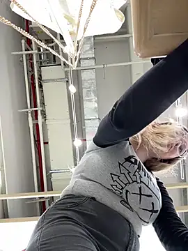 Teya moon  online show from 04/08/26, 02:07