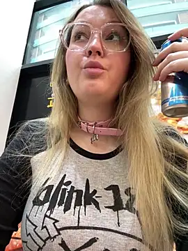 Teya moon  online show from 03/22/26, 12:18