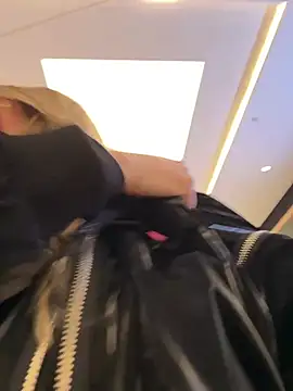 Teya moon  online show from 01/14/26, 11:03