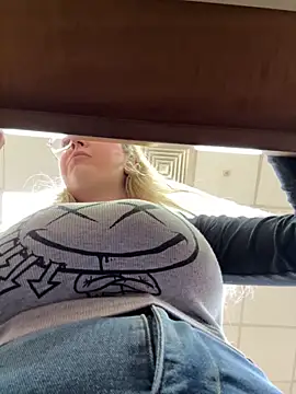 Teya moon  online show from 02/22/26, 12:07