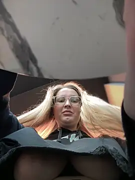 Snapshot of Teya_moon_ chatting on 01/16/25, 12:52 Teya moon  online show from 01/16/25, 12:52