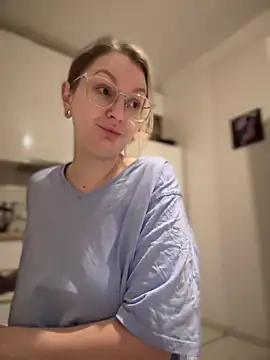 Snapshot of Teya_moon_ chatting on 02/21/25, 12:38 Teya moon  online show from 02/21/25, 12:38