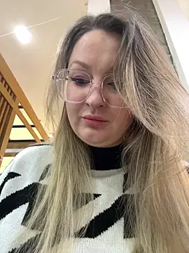 Teya moon  online show from 03/08/26, 03:26