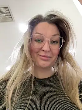 Teya moon  online show from 04/09/26, 12:55