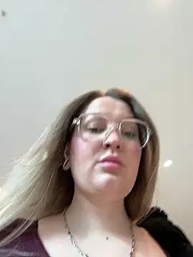 Teya moon  online show from 04/10/26, 12:56