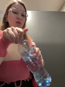 Teya moon  online show from 02/10/26, 09:41