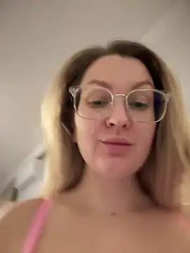 Snapshot of Teya_moon_ chatting on 03/13/25, 09:37 Teya moon  online show from 03/13/25, 09:37