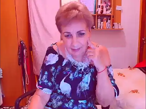 Snapshot of Victoria5643 chatting on 09/17/25, 06:10 Victoria5643 online show from 09/17/25, 06:10