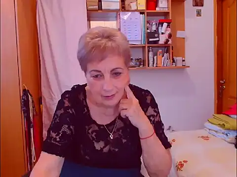 Snapshot of Victoria5643 chatting on 09/27/25, 02:56 Victoria5643 online show from 09/27/25, 02:56