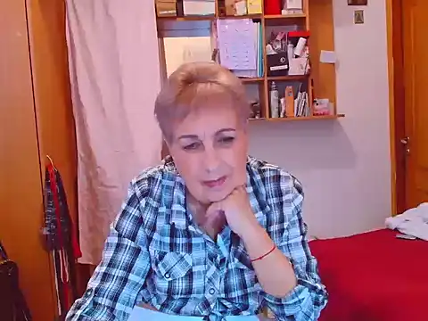 Snapshot of Victoria5643 chatting on 10/05/25, 03:14 Victoria5643 online show from 10/05/25, 03:14