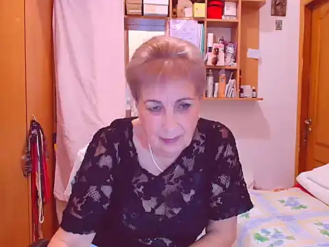 Snapshot of Victoria5643 chatting on 09/23/25, 07:43 Victoria5643 online show from 09/23/25, 07:43