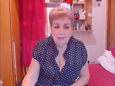 Victoria5643 online show from 12/01/25, 07:37