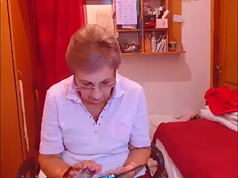 Victoria5643 online show from 10/27/25, 06:42