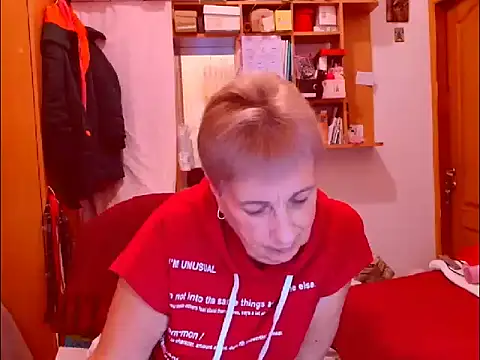 Snapshot of Victoria5643 chatting on 10/08/25, 03:46 Victoria5643 online show from 10/08/25, 03:46