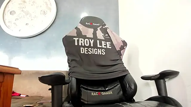 Bryan Bronx online show from 10/30/25, 03:09