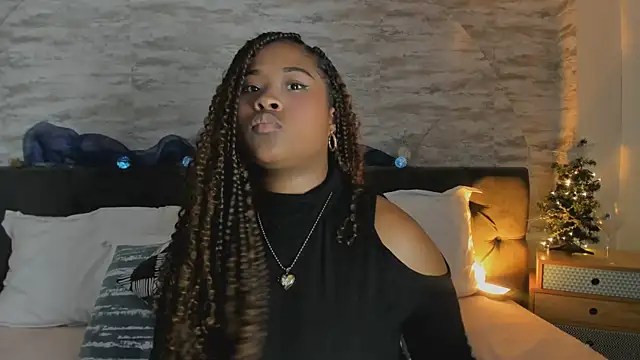 Snapshot of Anneth__M chatting on 12/22/25, 07:36 Anneth M online show from 12/22/25, 07:36