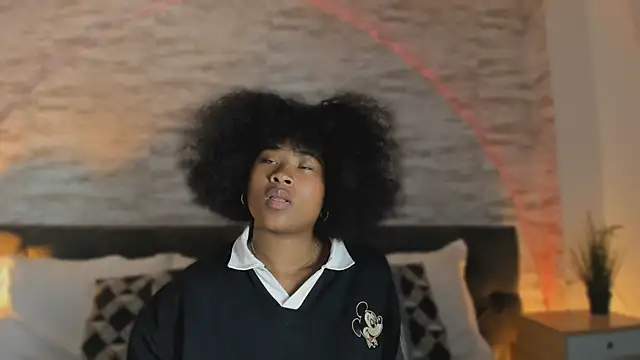 Anneth  M online show from 11/12/25, 07:40