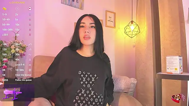 Snapshot of Chanttall_ chatting on 02/20/25, 05:12 Chanttall online show from 02/20/25, 05:12