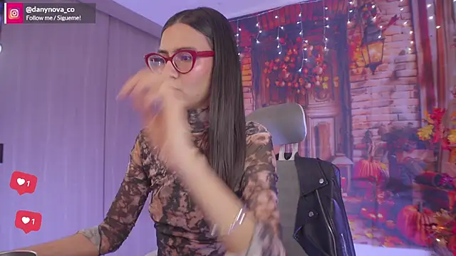 Snapshot of DanyNova_Co chatting on 10/29/25, 09:03 DanyNova Co online show from 10/29/25, 09:03