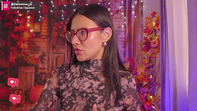 Snapshot of DanyNova_Co chatting on 10/08/25, 09:04 DanyNova Co online show from 10/08/25, 09:04