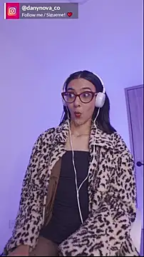 Snapshot of DanyNova_Co chatting on 03/19/25, 10:53 DanyNova Co online show from 03/19/25, 10:53