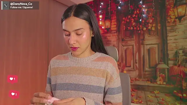 Snapshot of DanyNova_Co chatting on 10/12/25, 09:27 DanyNova Co online show from 10/12/25, 09:27